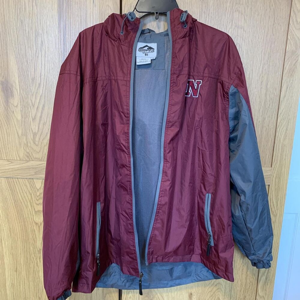 Ohiopyle Men’s windbreaker jacket wine burgundy gray hooded pockets zipper M